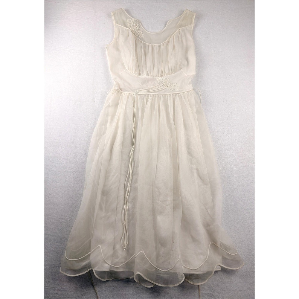 Vintage Shadowline Ivory Nylon Lace Nightgown Scalloped Hem Sleeveless White 32